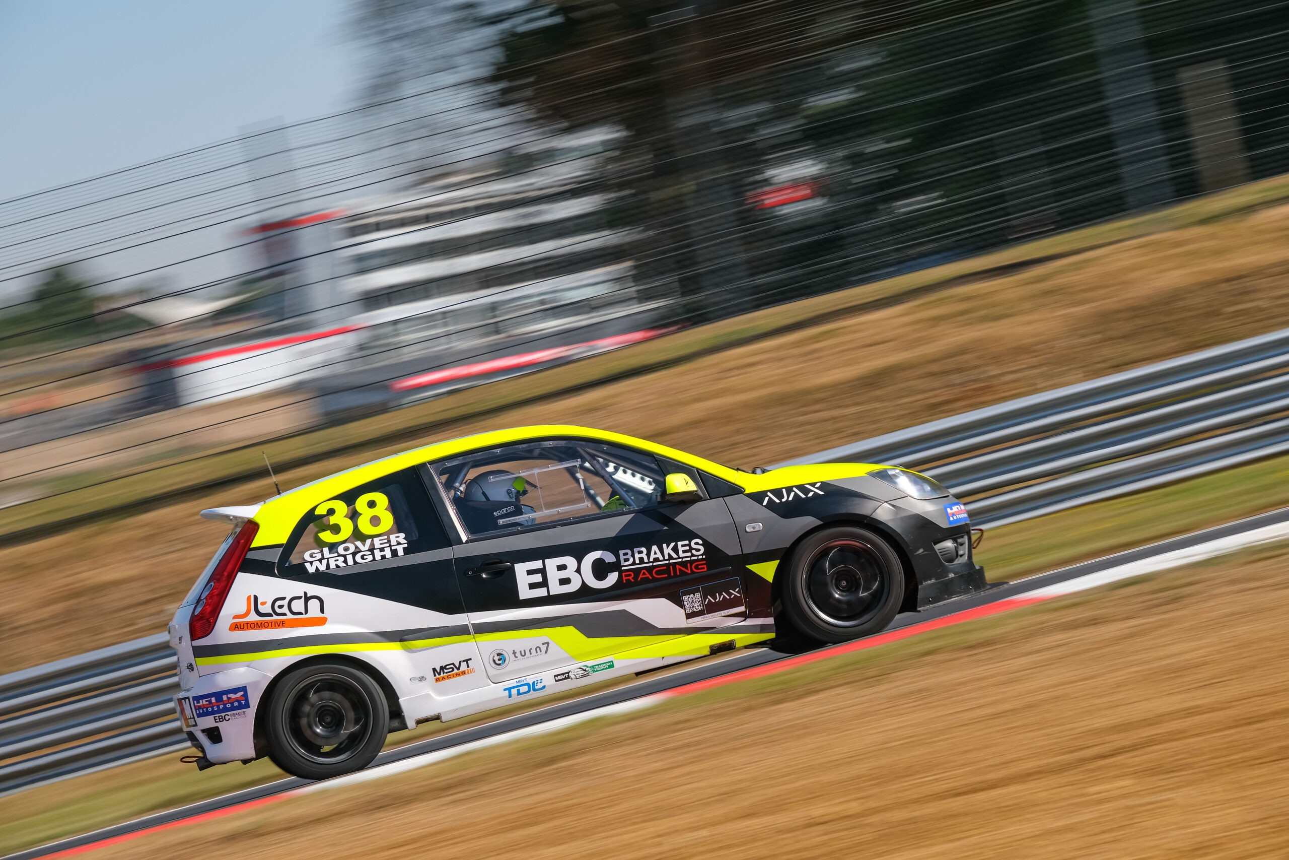 RP-X™-Equipped Type R Trophy Racer Continues Successful Campaign at  Donington Park - EBC Brakes