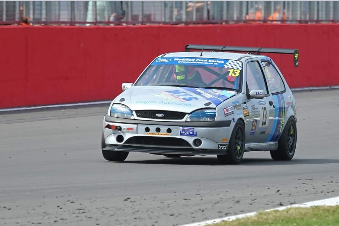 RP-X™-Equipped Modified Ford Racer Dominates Class at Silverstone